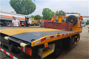 临颍附近拖车电话号码服务